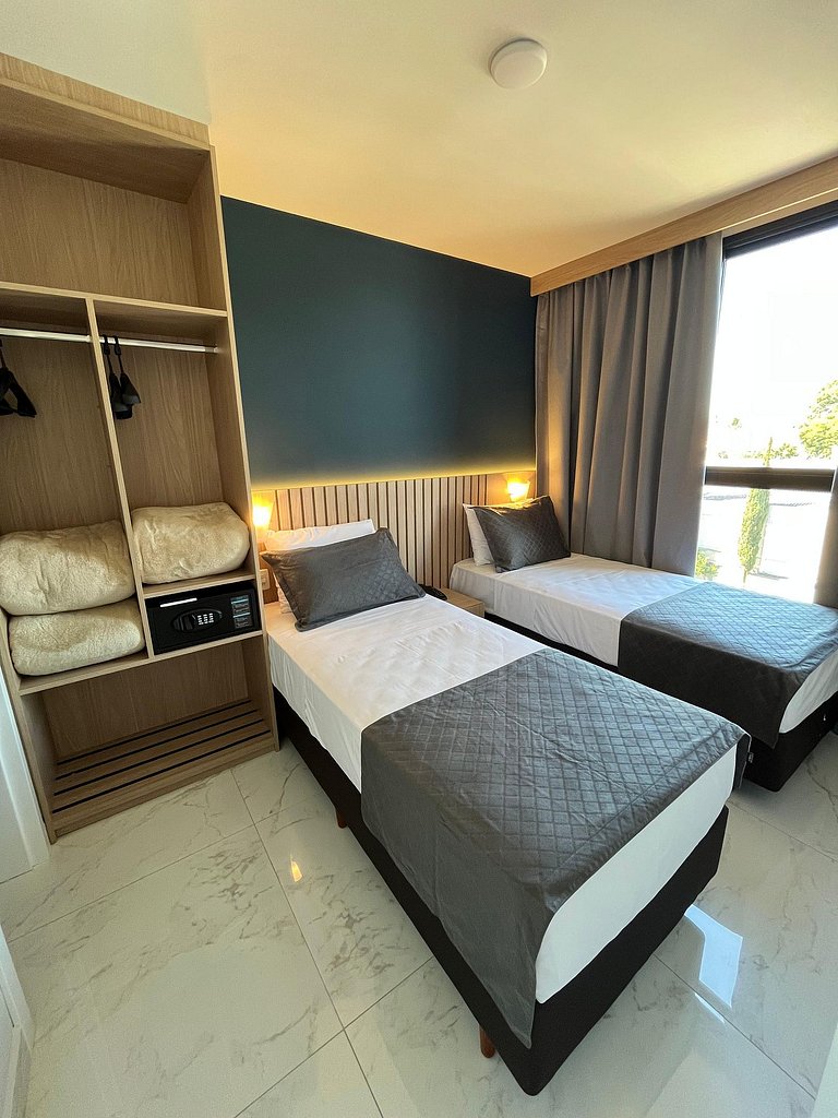 SMTM - Superior Twin com Sofá-Cama
